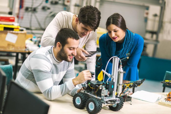 What To Study For A Career In Robotics? - Techie La : Technoxian Blog